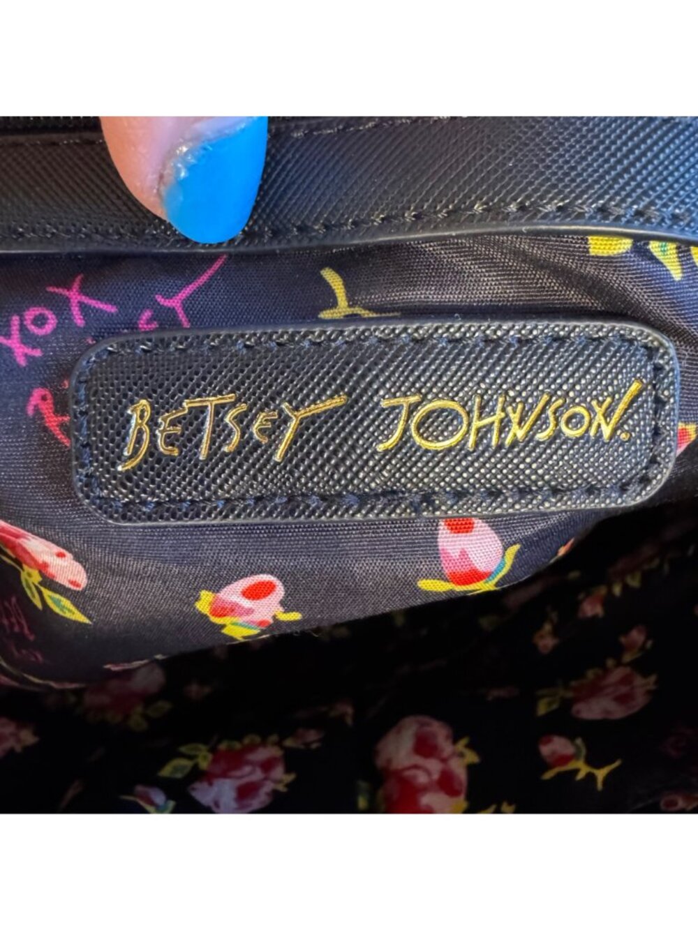 Betsey Johnson Embossed Hearts Black Handbag Gold Hardware Floral Lining - Picture 8 of 10